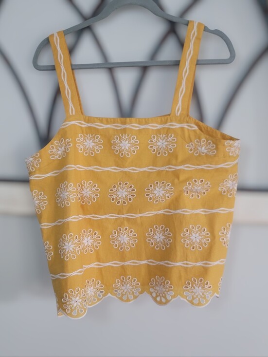 LOFT Tops - LOFT Yellow & White Embroiderd cotton Eyelet Tank Top With scalloped hem, Sz M